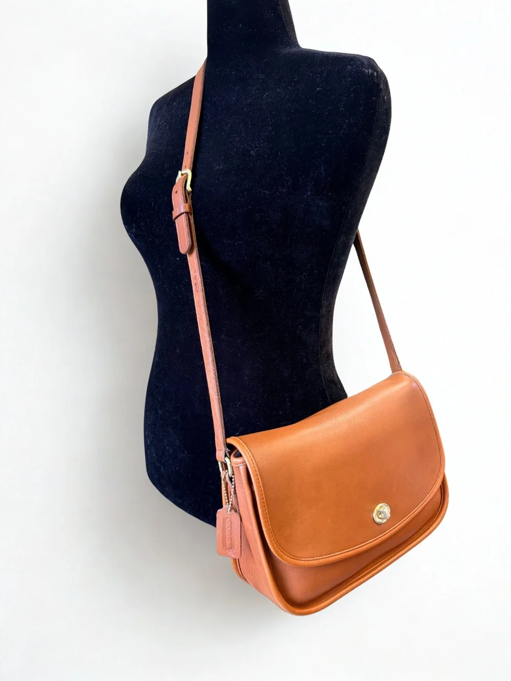 ✨ Restored Vintage Coach British Tan Leather City Bag 9790 | Crossbody